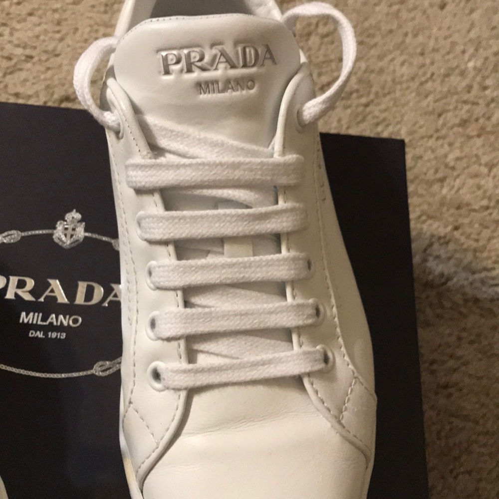 Low Top Sneaker View 3